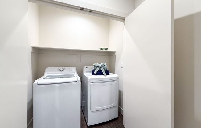 3 beds, 3.5 baths, 2,424 sqft, $4,355, Unit B120