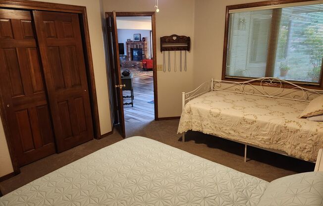 2 beds, 2 baths, $2,500