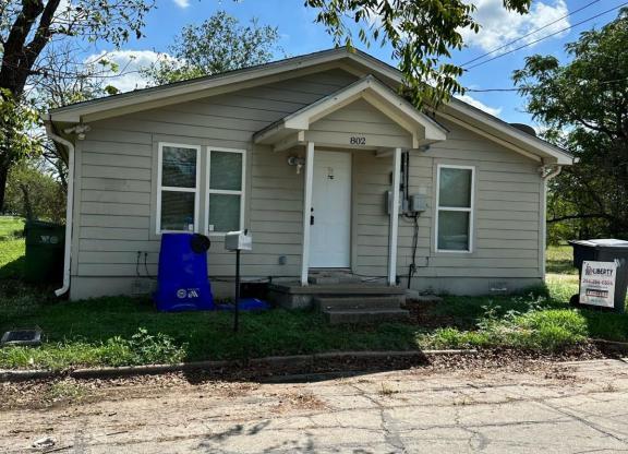 802 GARRETT AVE