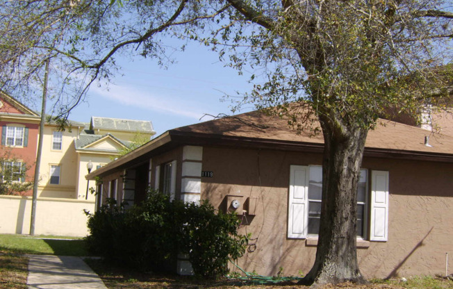 Patio Home, Minutes Away From UCF, Technology Park, & the E/W Expressway