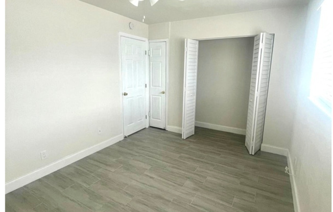 2 beds, 1 bath, $1,800, Unit 5