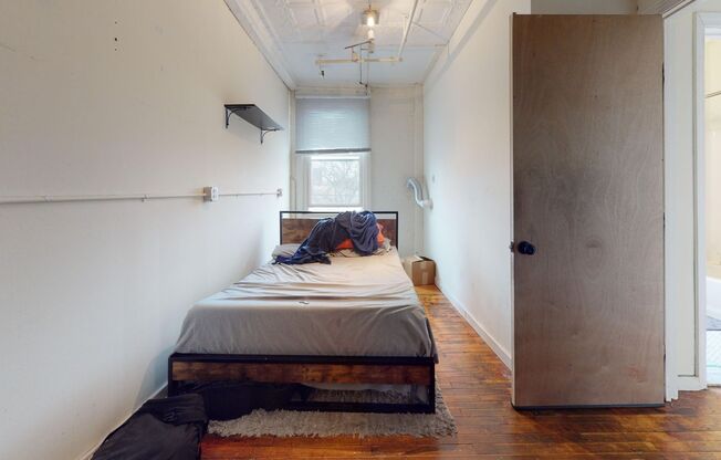 3 beds, 1 bath, 1,596 sqft, $2,695, Unit 2B