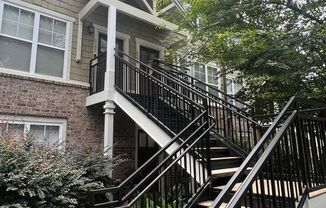 2 bedroom Townhome at the Woodlands!