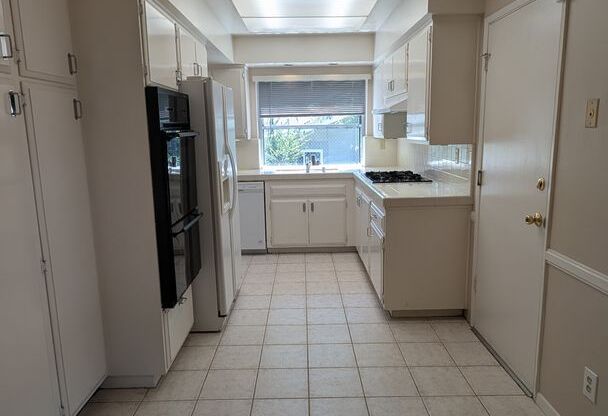 Single Level home near UCR available for Rent