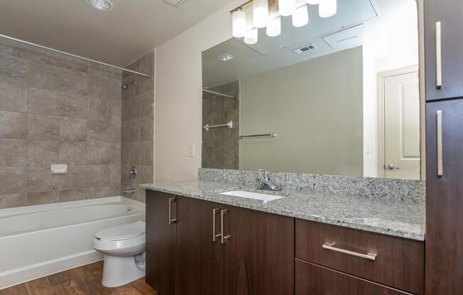 1 bed, 1 bath, 661 sqft, $1,200