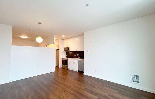 1 bed, 1 bath, 575 sqft, $2,015, Unit 504