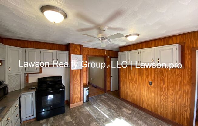 3 beds, 1.5 baths, $1,650