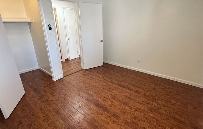 2 beds, 1 bath, 702 sqft, $1,175, Unit 6-2050