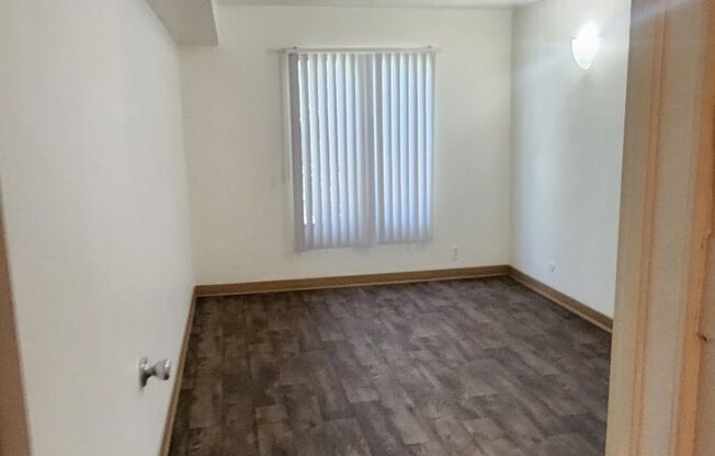 1 bed, 1 bath, 700 sqft, $1,045, Unit 05B