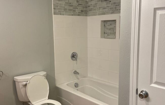 1 bed, 1 bath, 610 sqft, $1,100, Unit 46
