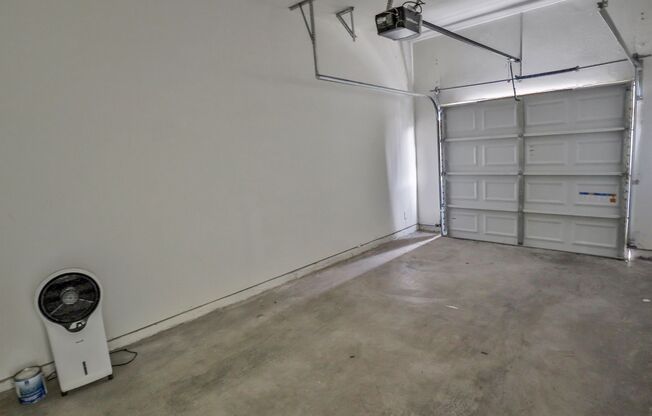 3 beds, 2.5 baths, $1,850, Unit Dakota st #102