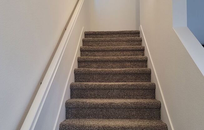 Cozy condo with roof top balcony in Downtown Sacramento