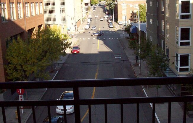 1 bed, 1 bath, 723 sqft, $1,900, Unit 203