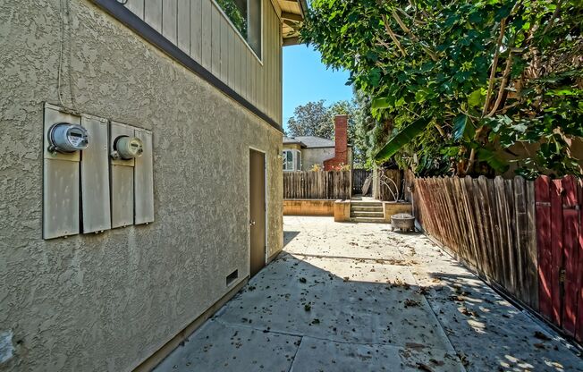 3 beds, 2 baths, $4,000