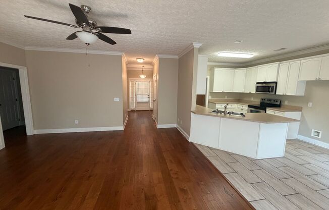 Cozy Condo in Gardens at Gatewood!