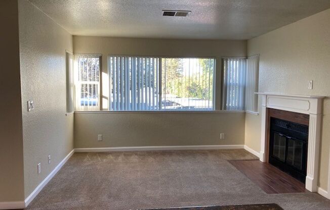 2 beds, 1 bath, 825 sqft, $1,820, Unit 250