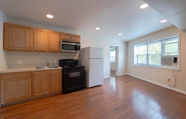 In the heart of DC's Shaw Neighborhood 1 Bedroom 1.5 Bath Apartment