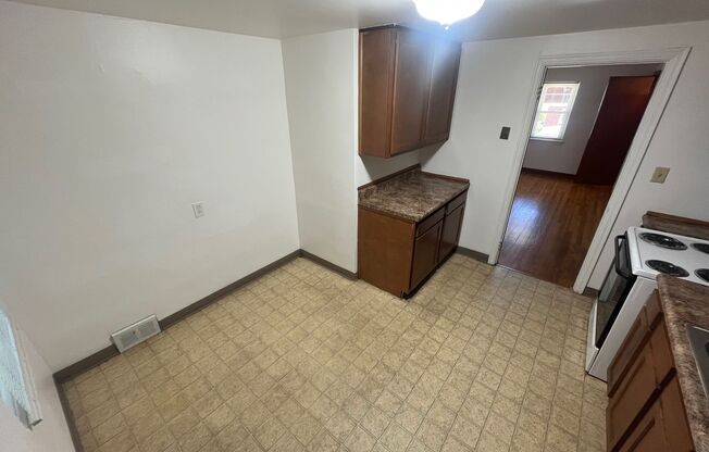 2 beds, 1 bath, $750