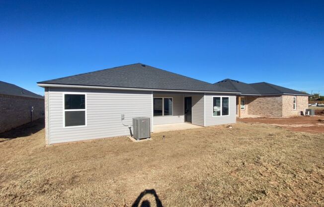 4 beds, 2 baths, $1,895