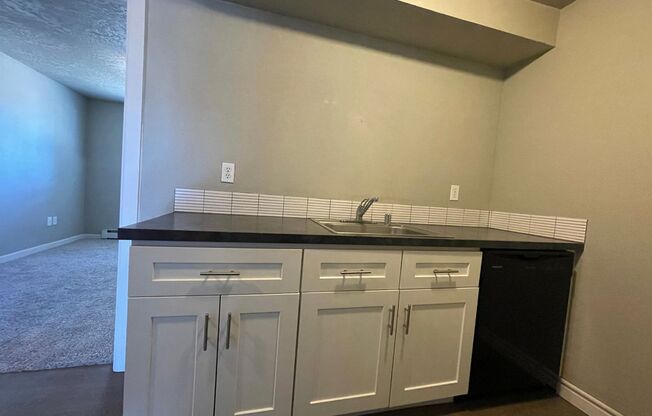 1 bed, 1 bath, 550 sqft, $995, Unit Unit 9