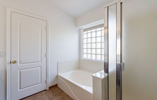 4 beds, 2.5 baths, $3,375