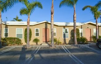 1263 S OXNARD BLVD