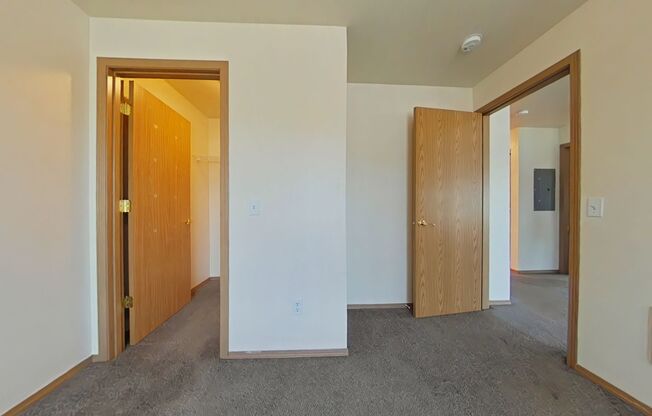 2 Bedroom Apartment ~ Close to Campus