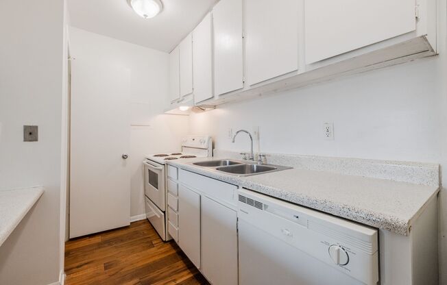 1 bed, 1 bath, 576 sqft, $1,175, Unit 2298-23