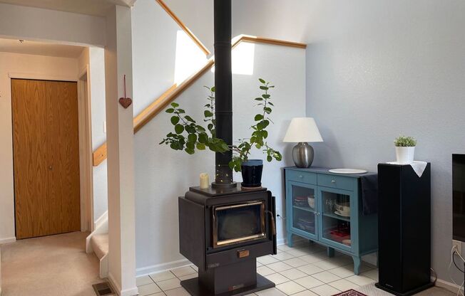 Charming 3b/2.5b Townhome In Louisville