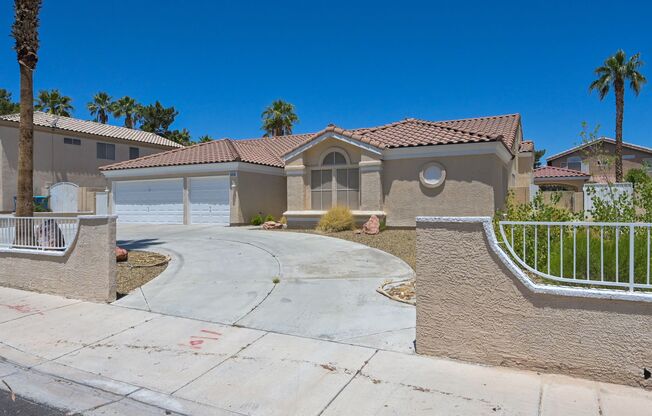 SE!! 4 Bedrooms!! Single Story!! NO HOA!! 3 Car Garage!!! Pool!!! Spa!!! RV Parking!!! Low maintenance Landscape!!