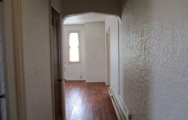 1 bed, 1 bath, $700, Unit 409