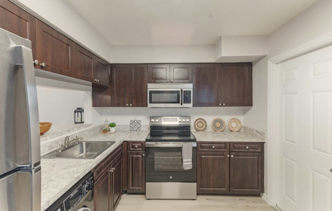 121 DANUBE AVE