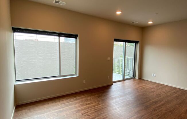 1 bed, 1 bath, 718 sqft, $1,200, Unit 155