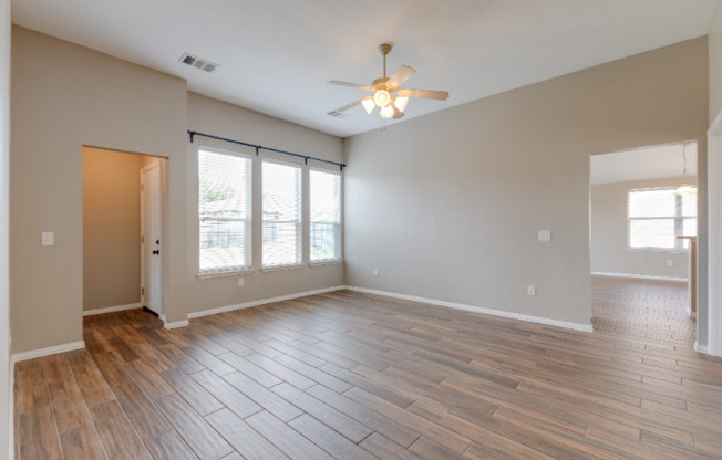 205 N BENDING OAK LN