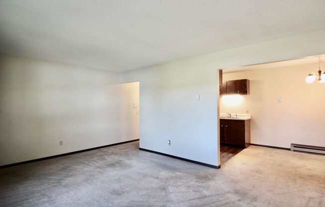 2 beds, 1 bath, $950, Unit Unit 7