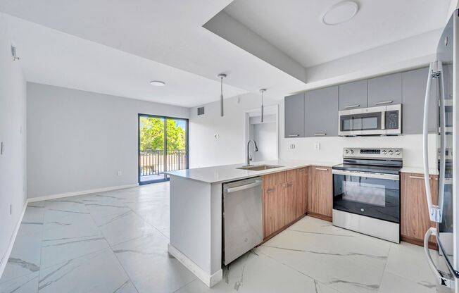2 beds, 2 baths, 901 sqft, $2,769, Unit 302