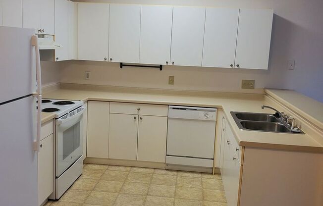 2 beds, 1 bath, 850 sqft, $1,269, Unit PL   7308