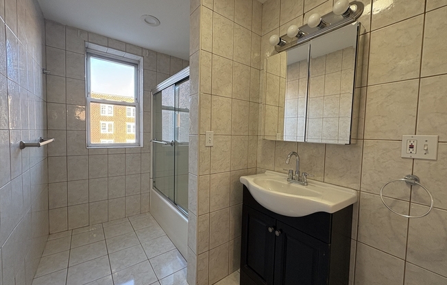 4 beds, 2 baths, 1,200 sqft, $6,000, Unit 202