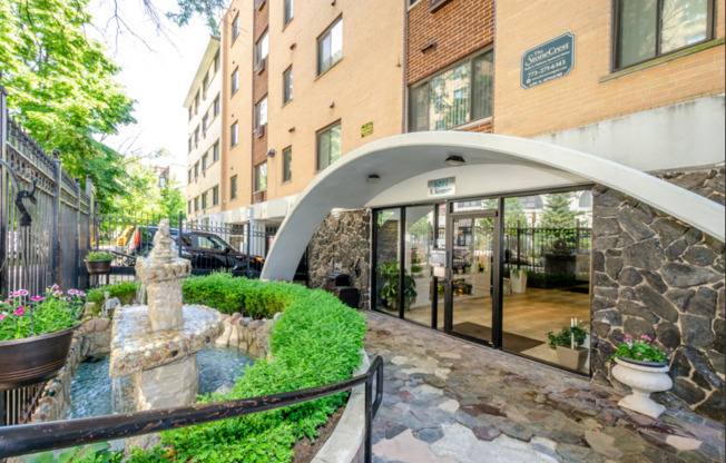Studio, 1 bath, 352 sqft, $1,650, Unit 2B