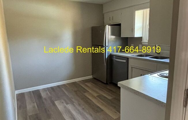 2 beds, 1 bath, $700, Unit APARTMENT 10