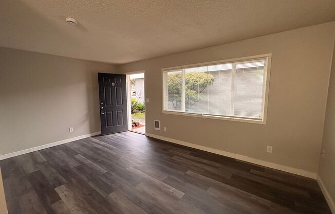 1 bed, 1 bath, 267 sqft, $1,325, Unit 15