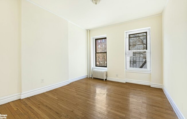 107 W 106 ST