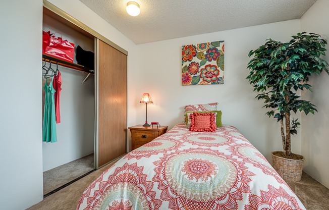 2 beds, 1 bath, 895 sqft, $1,650, Unit C105