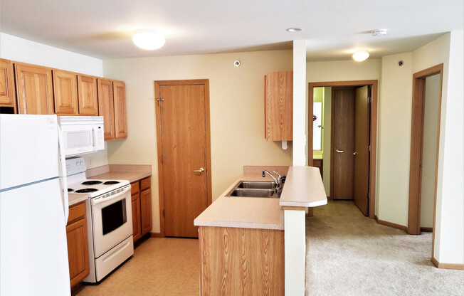 1 bed, 1 bath, 756 sqft, $1,535, Unit 302-110