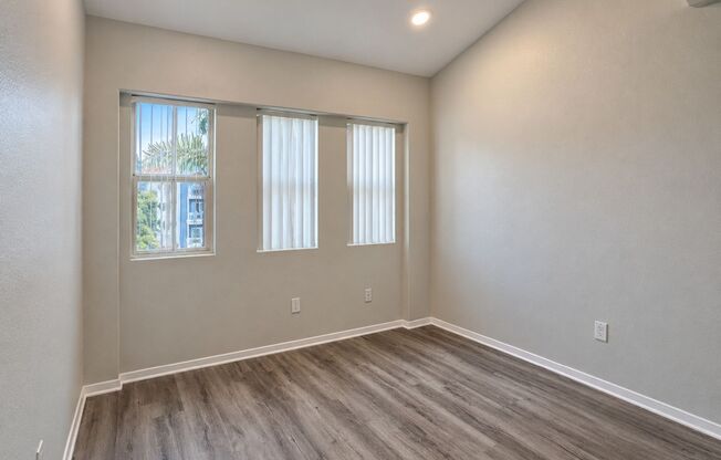 3 beds, 2 baths, 1,125 sqft, $3,598, Unit 301