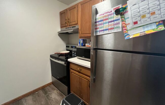 2 beds, 1.5 baths, $1,350, Unit 117