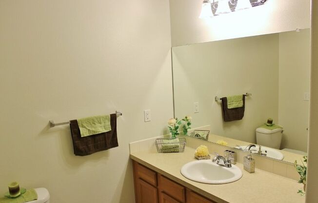 2 beds, 2 baths, 981 sqft, $1,649, Unit 204