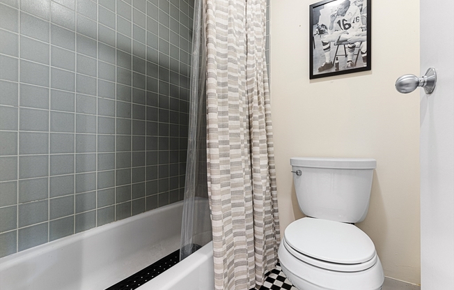 1 bed, 1 bath, 644 sqft, $2,400, Unit 407