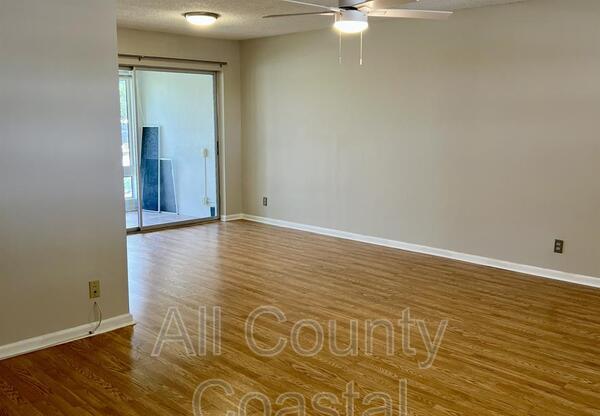 23 COLONIAL CLUB DR