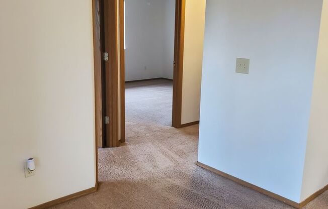 2 beds, 1 bath, 1,010 sqft, $1,269, Unit PL   7611